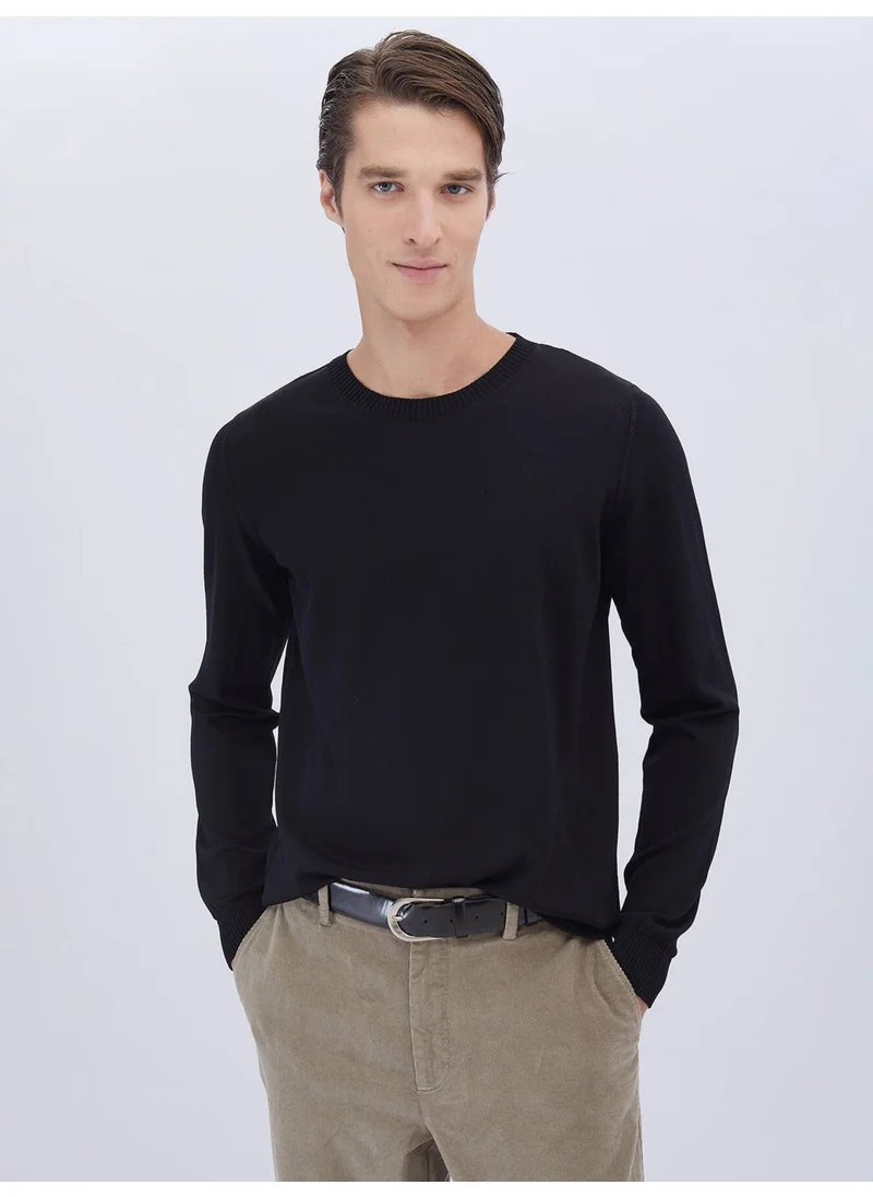 Kip Black Crew Neck Plain Knit Sweater