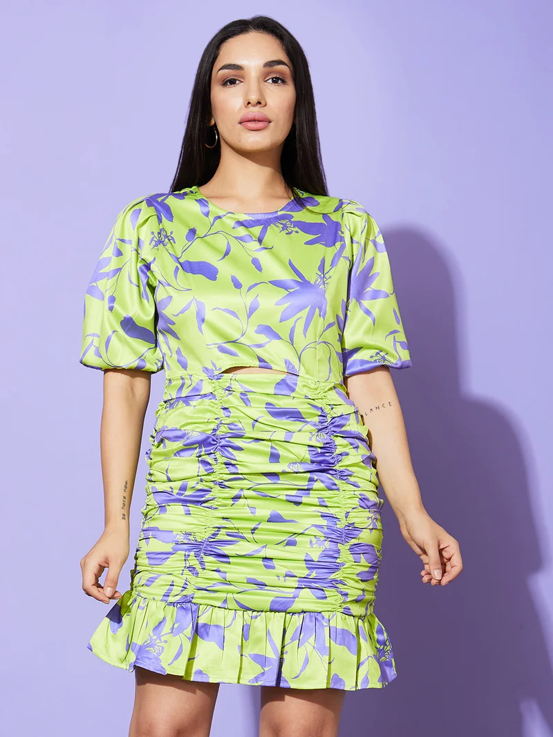 جلو باص فستان ساتان نسائي مطبوع بالزهور باللونين الأخضر والبنفسجي