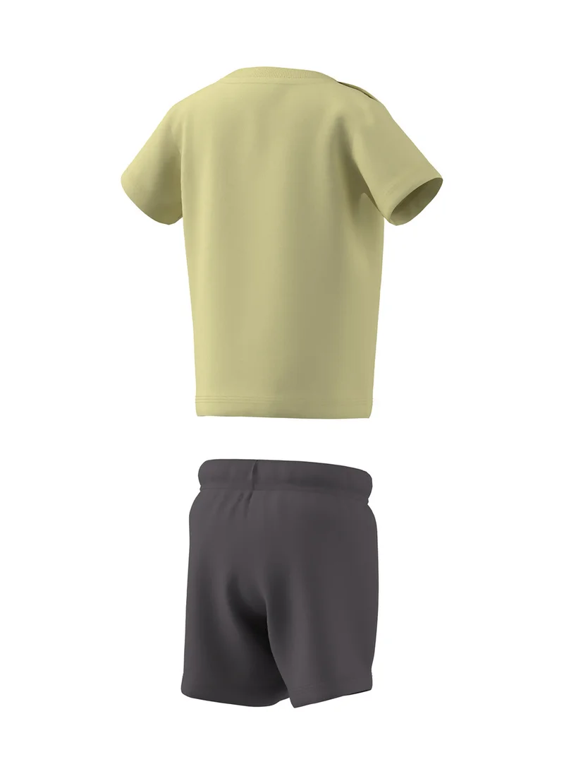 اديداس Infant T-Shirt And Shorts Set