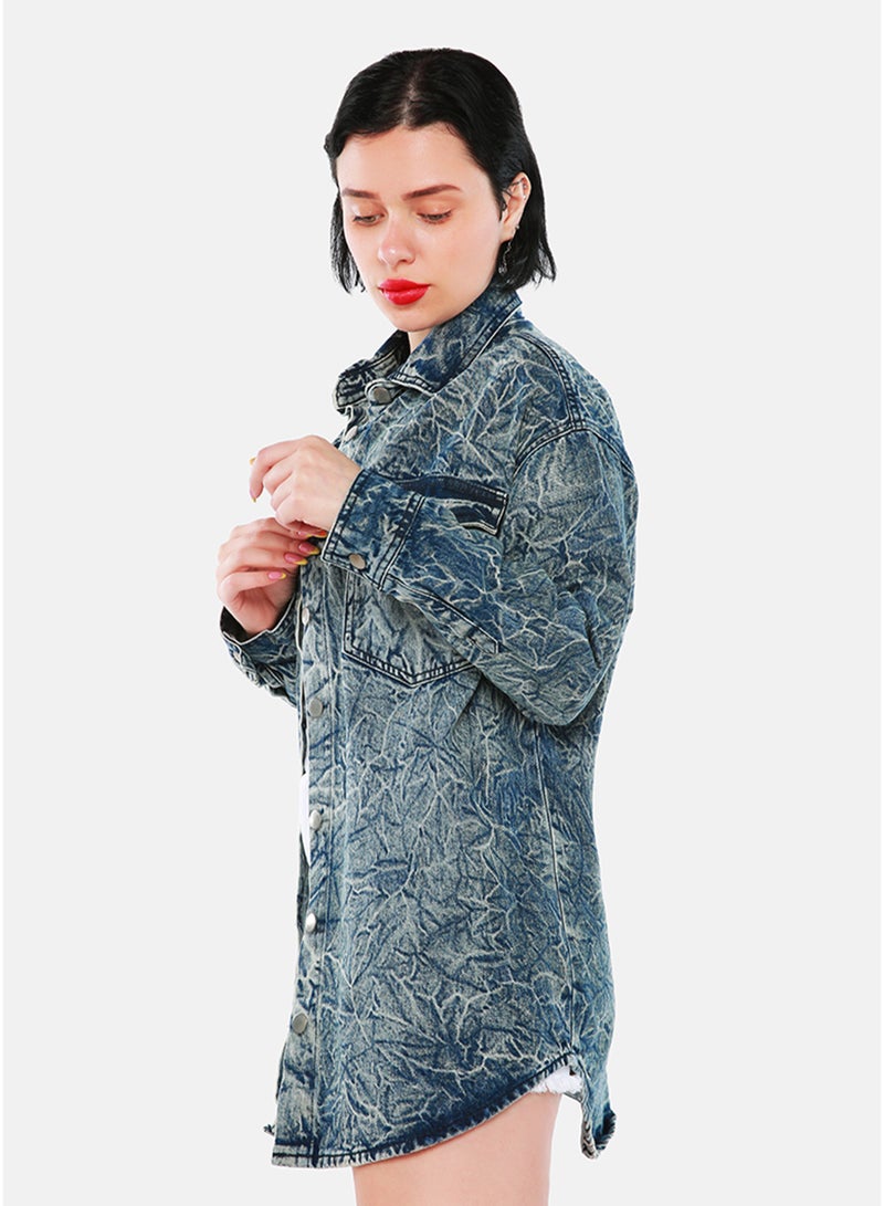 London Rag Women's Wrinkled Acid Wash Denim Shacket in Dark Blue - Image 3