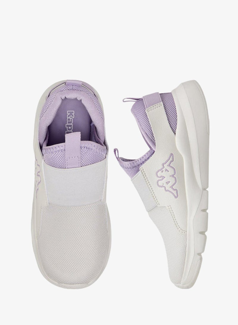 كابا أحذية رياضية بناتي سهلة الارتداء بتفاصيل شعار وحلقة سحب - Image 3