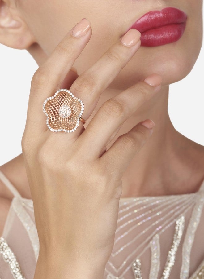 Zaveri Pearls خاتم قابل للتعديل من زافيري بيرلز، مصنوع من الذهب الوردي ومزين بزهرة مرصعة بأحجار الزركونيا المكعبة البراقة - ZPFK16204 - Image 4