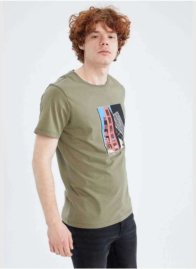 ديفاكتو Slim Fit Short Sleeve Printeded T-Shirt