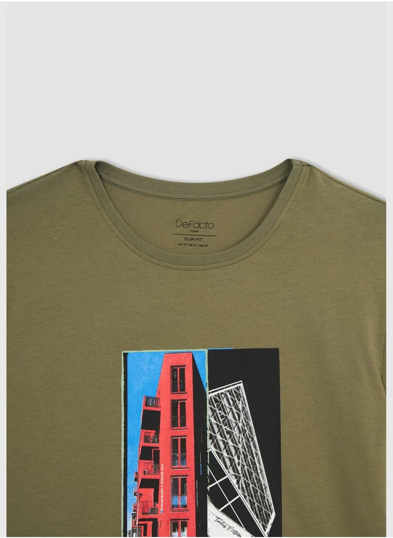 ديفاكتو Slim Fit Short Sleeve Printeded T-Shirt
