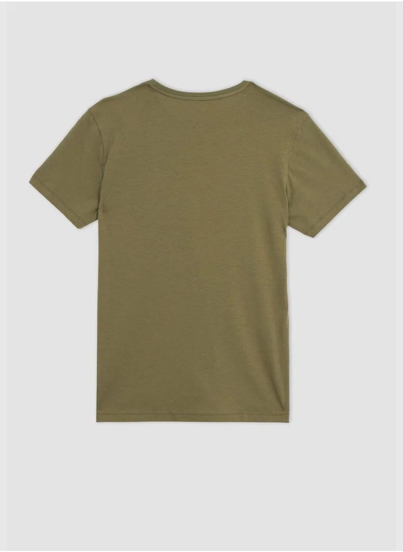 ديفاكتو Slim Fit Short Sleeve Printeded T-Shirt