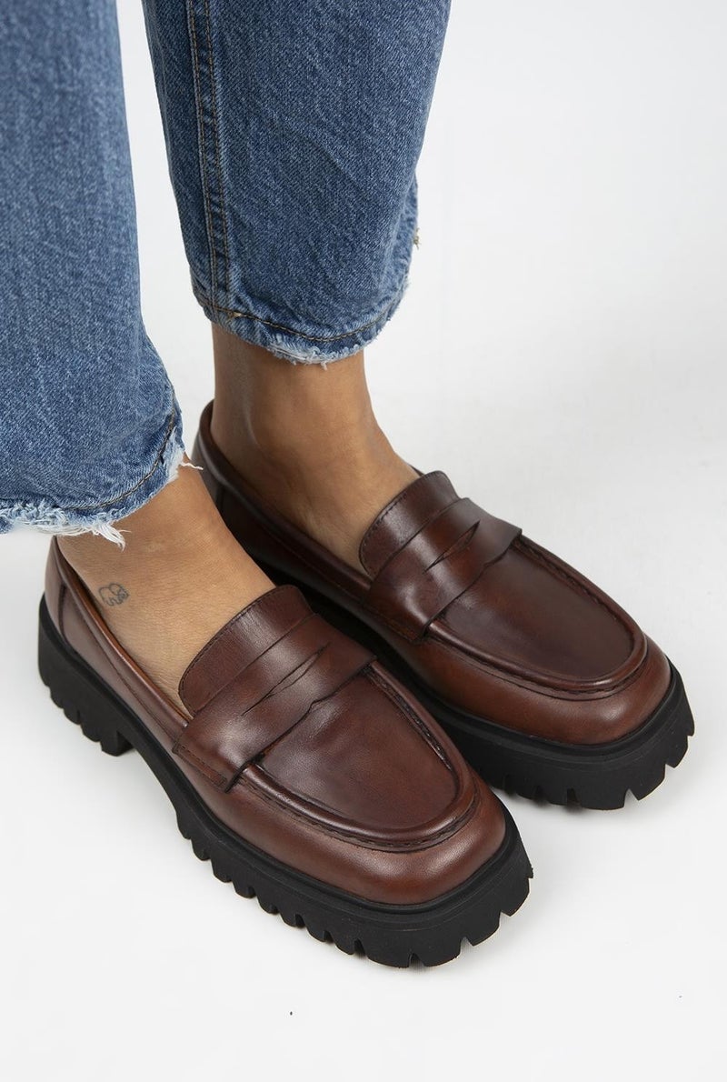 Manijero Cepmen Women's Leather Cornered Genuine Leather Loafer Tan Shoes  - Image 3