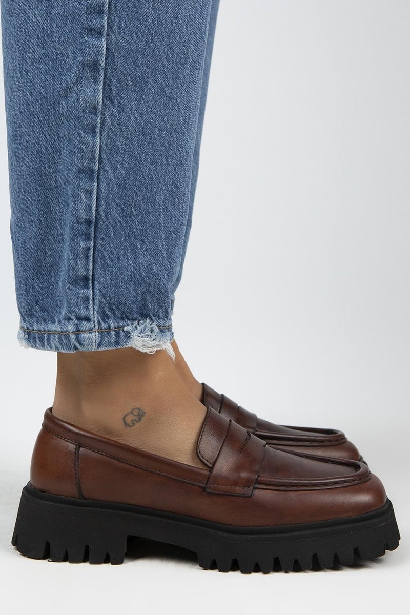 Manijero Cepmen Women's Leather Cornered Genuine Leather Loafer Tan Shoes  - Image 2