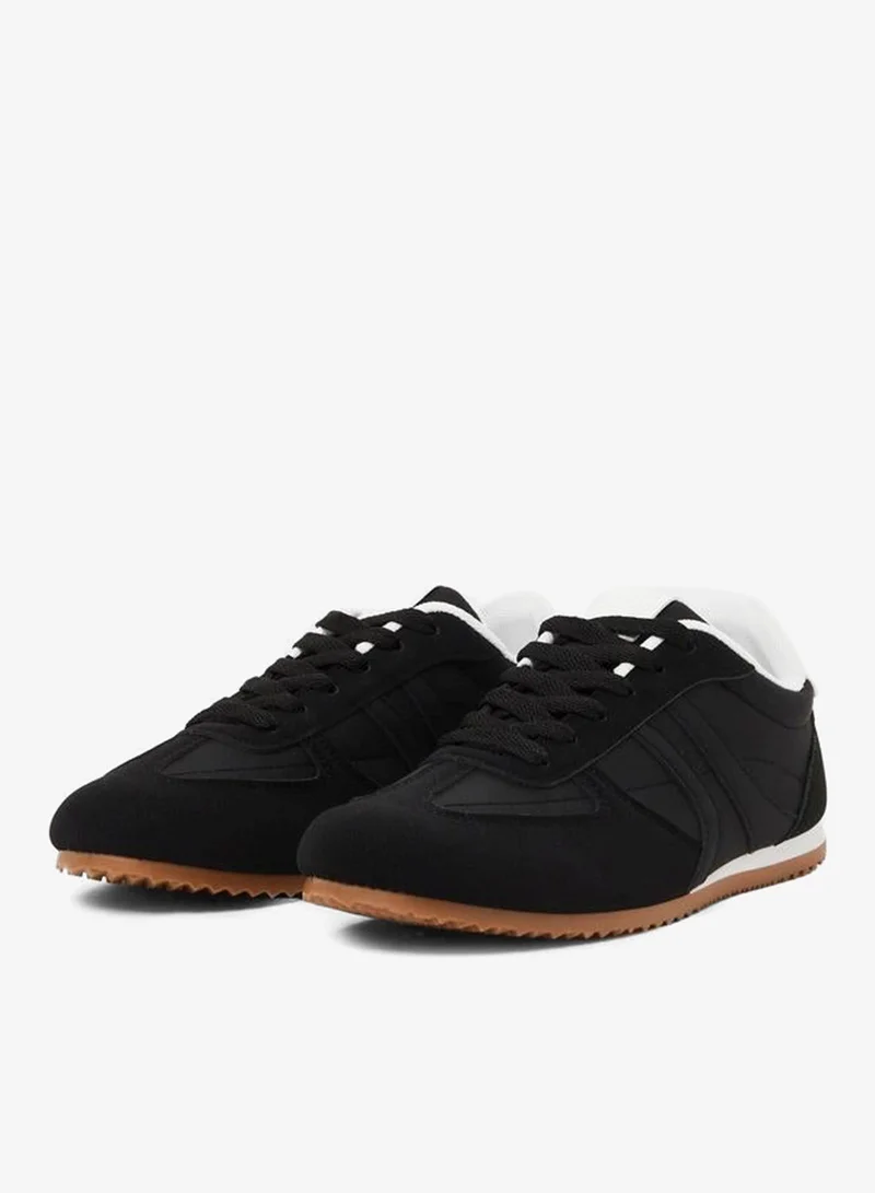 ستايلي Black Retro Lace-Up Sneakers