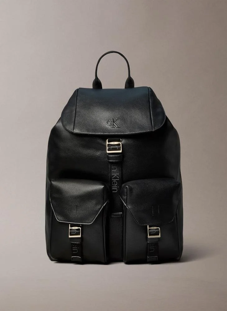 كالفن كلاين جينز حقيبة ظهر كاجوال بغطاء مفتوح