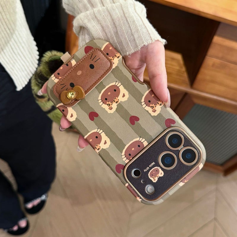 غطاء آيفون جلدي بتصميم دمية كرتونية مع حزام معلّق وحامل، واقٍ مضاد للصدمات بتغطية كاملة لهواتف آيفون 13 حتى 17 برو ماكس - Image 5