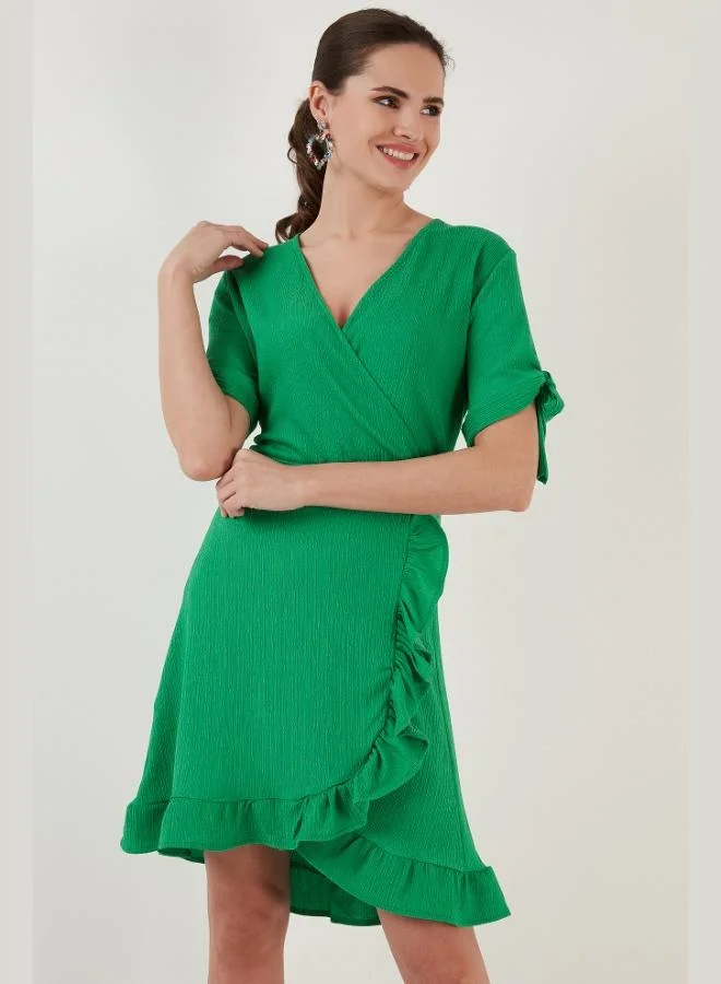 ليلا فستان نسائي قصير بأكمام قصيرة وياقة مكشكشة من ليلا