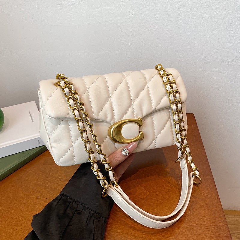 coachoutlet Coach Tabby Shoulder Bag In Loved Leather with Quilting Fashion Style Women's bag White - Image 3