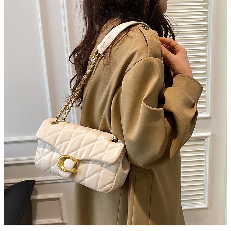 coachoutlet Coach Tabby Shoulder Bag In Loved Leather with Quilting Fashion Style Women's bag White - Image 5