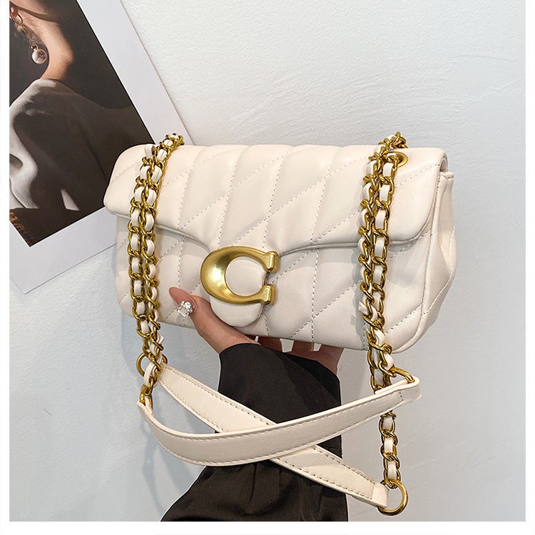 coachoutlet Coach Tabby Shoulder Bag In Loved Leather with Quilting Fashion Style Women's bag White - Image 2