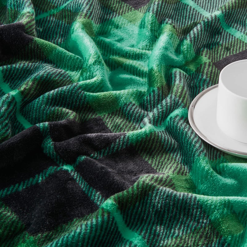 SOCHOW Flannel Fleece Throw Blanket 60 x 80 Inches, All Season Plaid Green Blanket for Bed, Couch, Car - Image 3