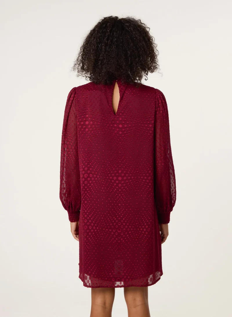 بلو فانيلا فستان بقصة مستقيمة بياقة عالية