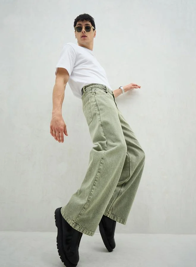 SASSAFRAS Men Green Mid Rise Plain Wide Leg Jeans
