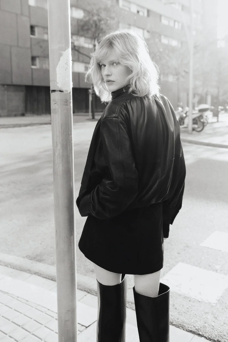 اتش اند ام تنورة ميني