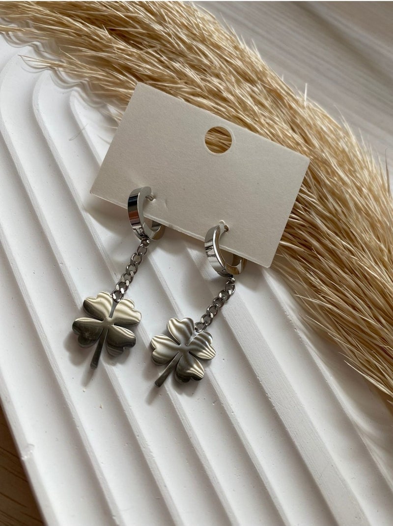 Stainless Stell Bs Still Clover Hanging Model Earring Minimal Stainless-Tarnish Steel Earring (1 Pair)  - Image 3
