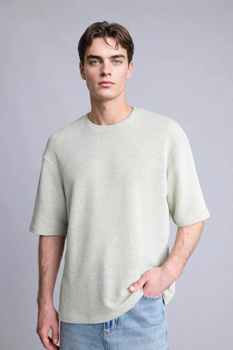 ديفاكتو Boxy Fit Short Sleeve T-Shirt