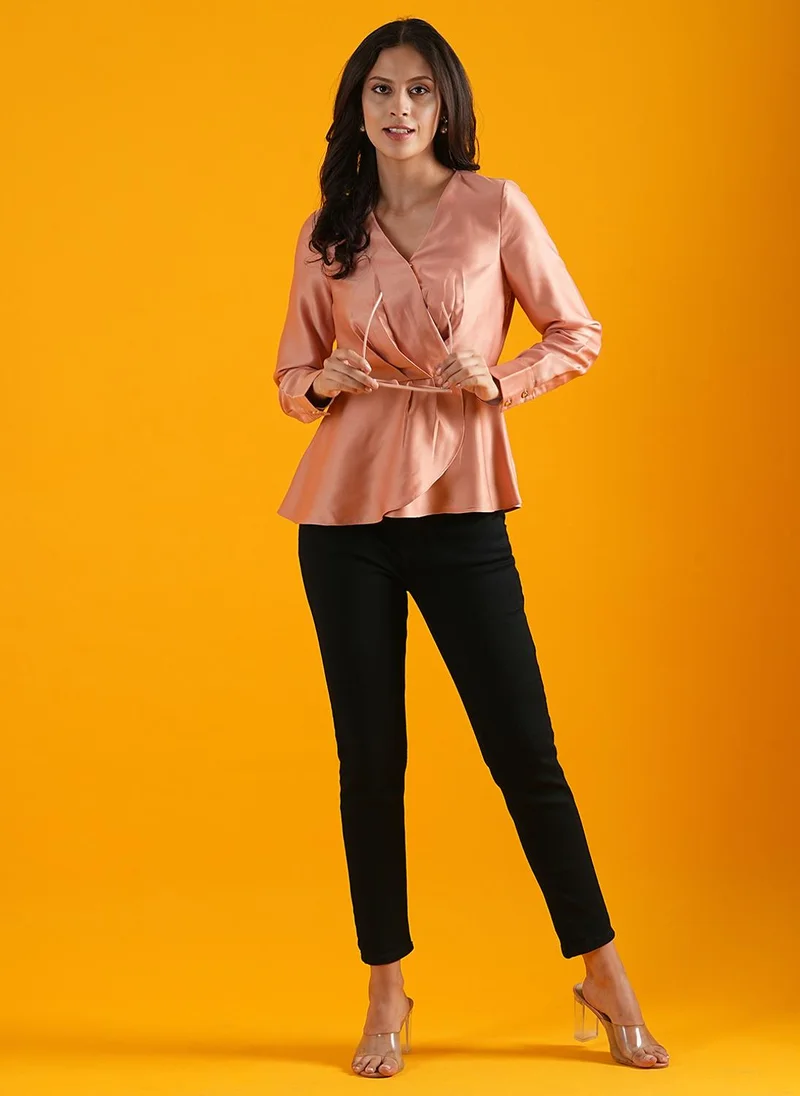 جلو باص بلوزة نسائية وردية بياقة على شكل حرف  وأكمام مكبلة بتصميم ملتف للحفلات