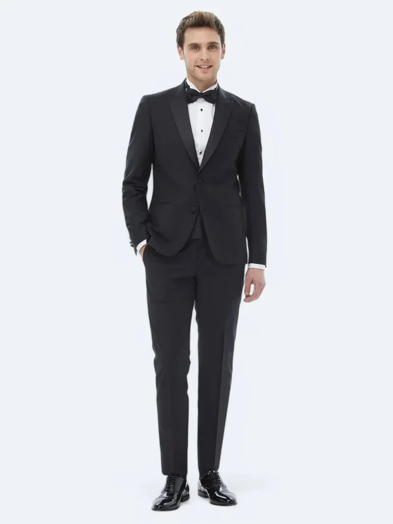 كيب بدلة توكسيدو سوداء سادة بقصة ضيقة قابلة للإزالة ذات صفين من الأزرار