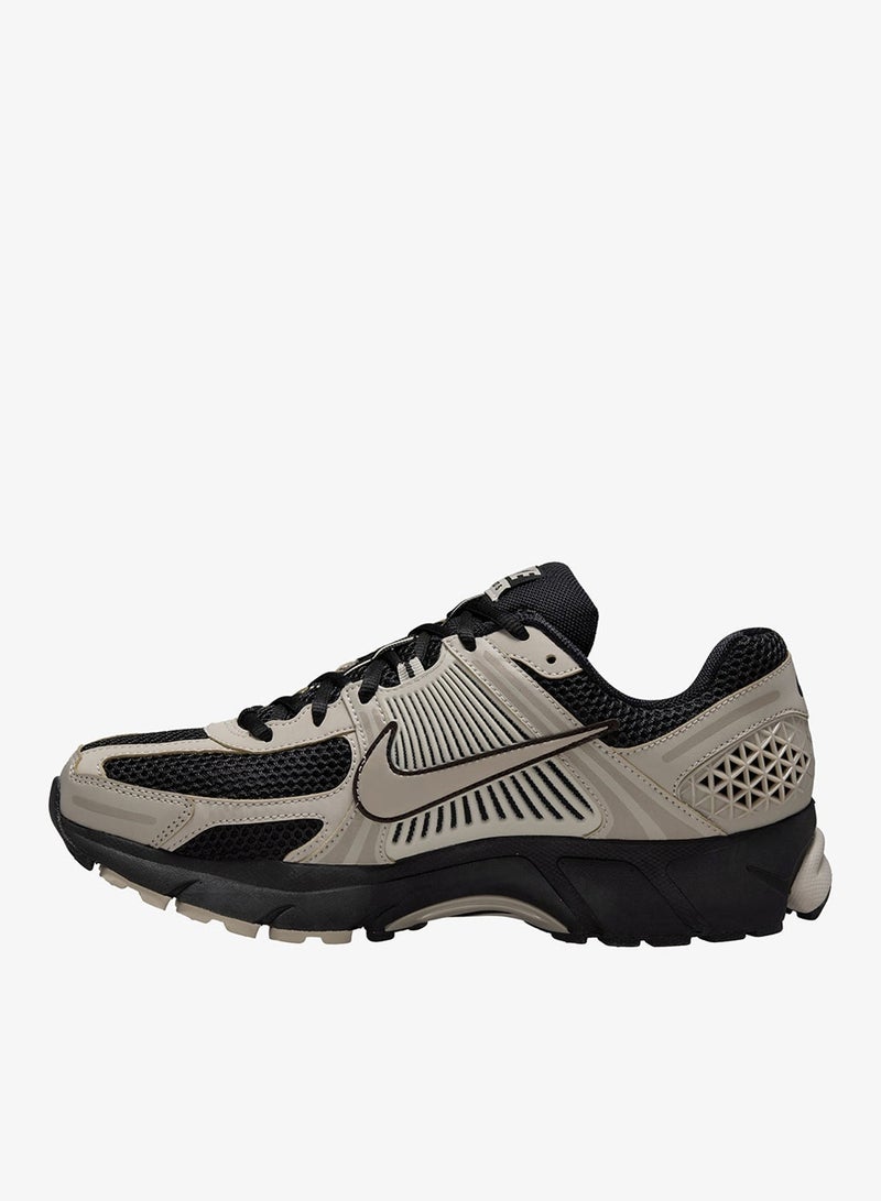 Nike Zoom Vomero 5 Met - Image 2