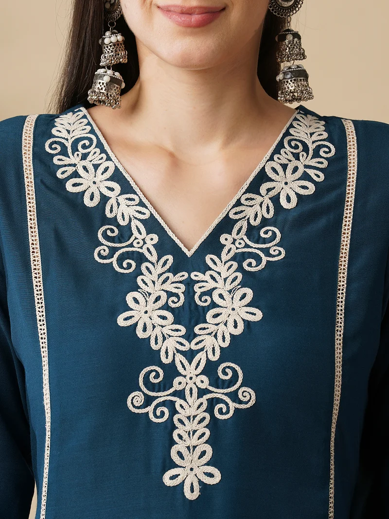 globus Globus Women Floral Yoke Design Straight Kurta