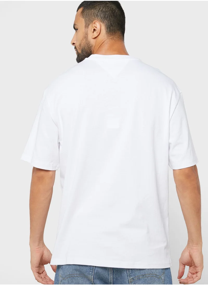 TOMMY JEANS Logo Crew Neck T-Shirt