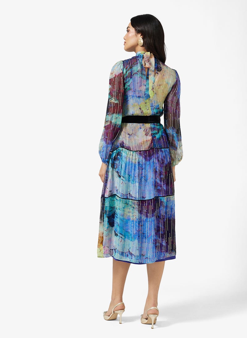 هوب اند ايفي فستان ميدي مخملي بأكمام منفوخة وياقة عالية وحزام - Image 2