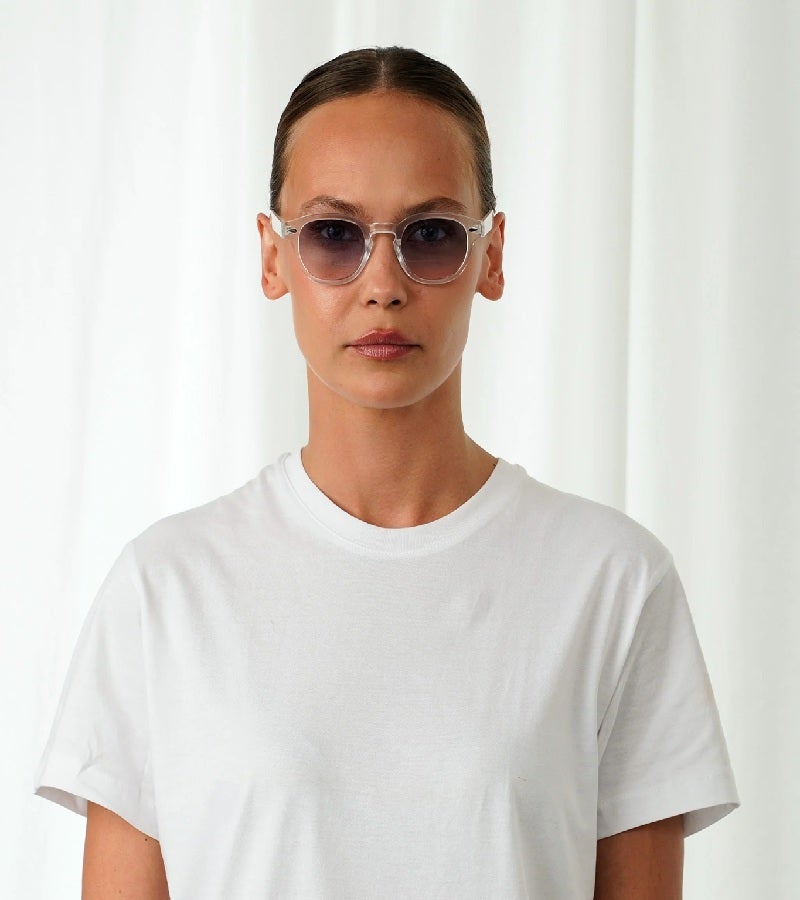  اكسبليست باوتس نظارات شمسية أنيقة جوني كلير للجنسين أزرق إلى وردي - Image 4