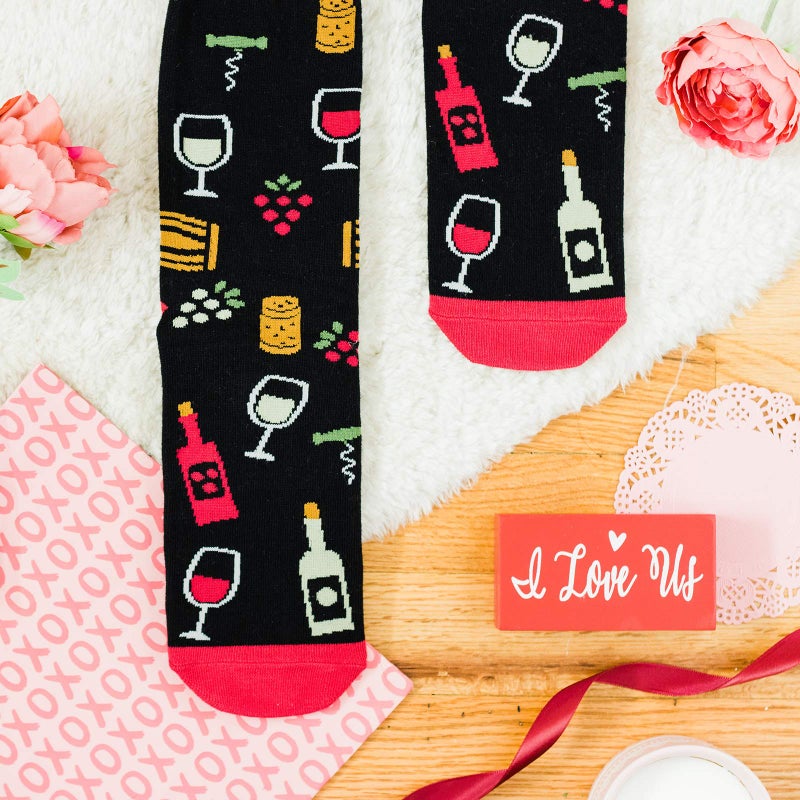 Lavley If You Can Read This, Bring Me Funny Socks - Novelty Gifts for Men, Women and Teens (US, Alpha, One Size, Regular, Regular, Bring Me Wine (Red Wine)) - Image 3