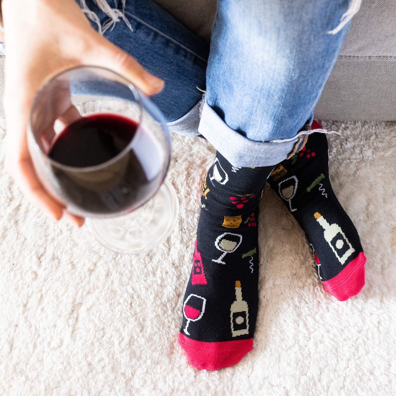 Lavley If You Can Read This, Bring Me Funny Socks - Novelty Gifts for Men, Women and Teens (US, Alpha, One Size, Regular, Regular, Bring Me Wine (Red Wine)) - Image 5