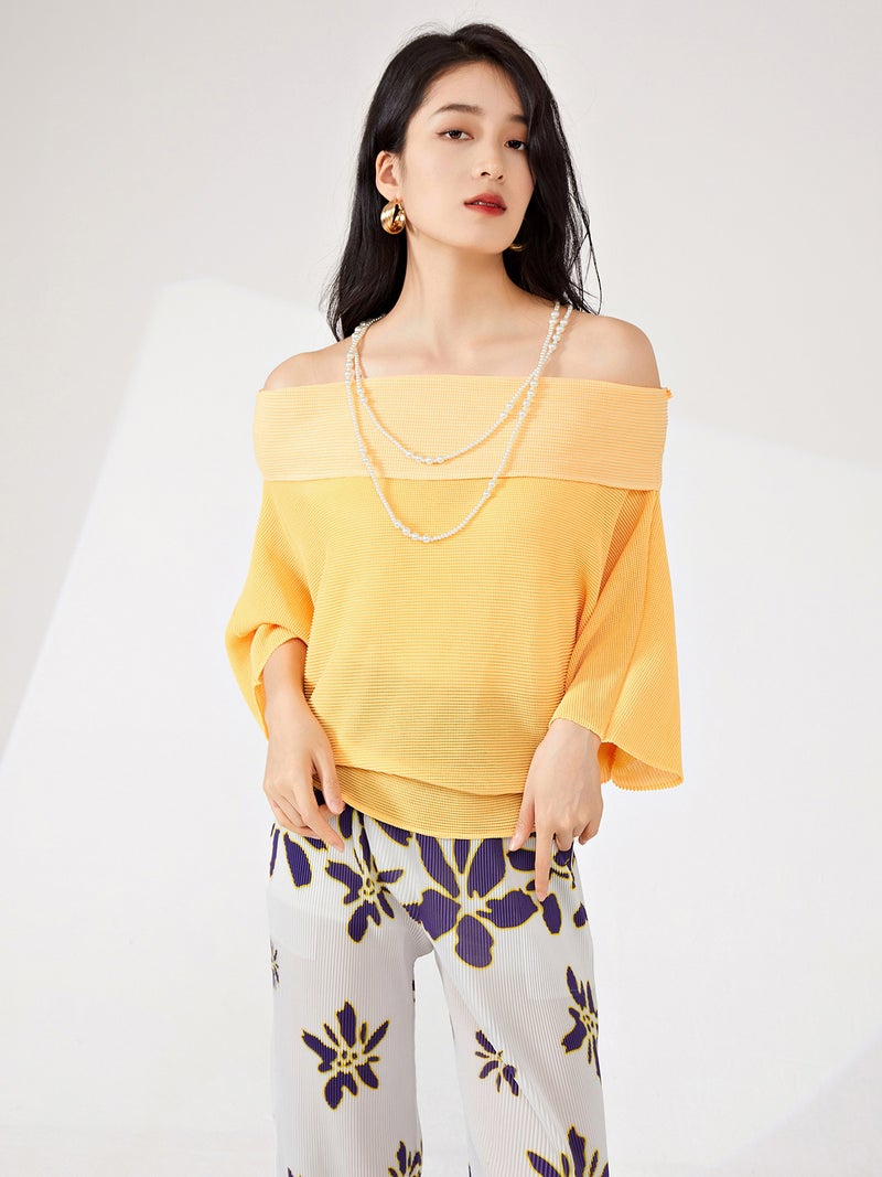 Miyake One-Shoulder Top, High-End, New Bat-Sleeve, Loose, Large Size, Slim, Fashionable, Pleated T-Shirt - Image 4