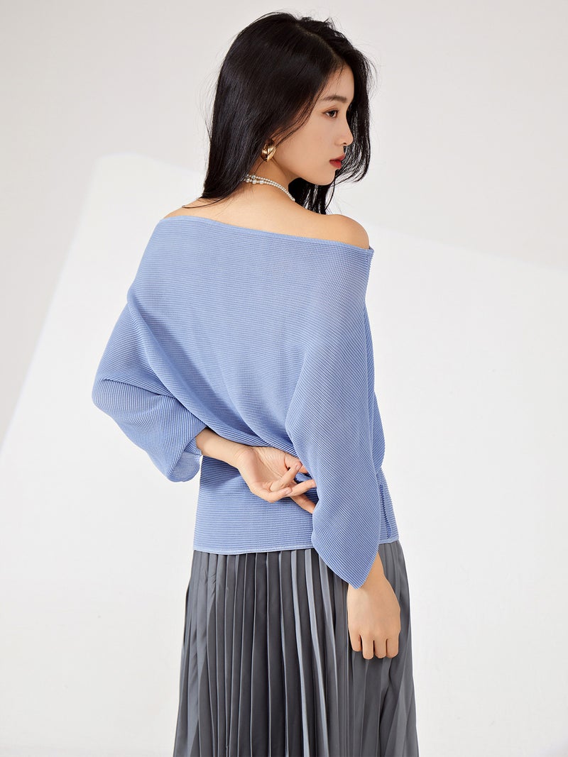 Miyake One-Shoulder Top, High-End, New Bat-Sleeve, Loose, Large Size, Slim, Fashionable, Pleated T-Shirt - Image 3