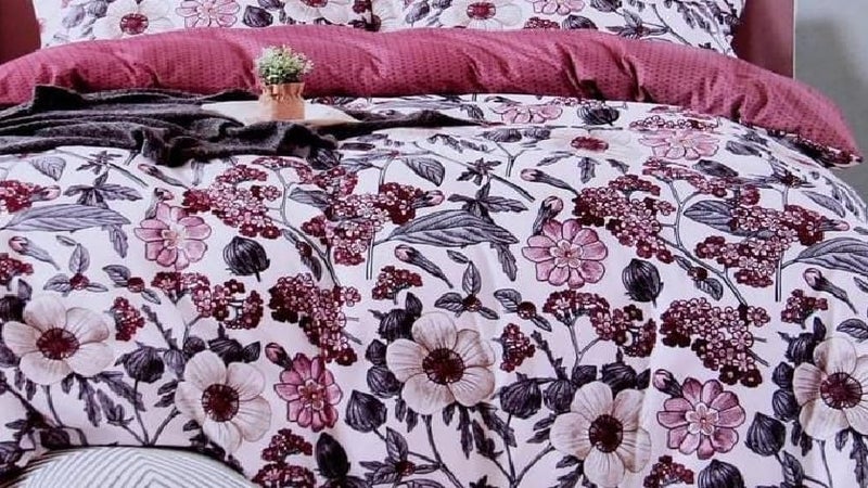 Laying Style400tc 1 Reversible Comforter Super King Size108 x 108 Both Side Same Print 1 Bedsheet King Size 108 108 inches and 2 Pillow Cover Comforter with Bedsheet - Image 2