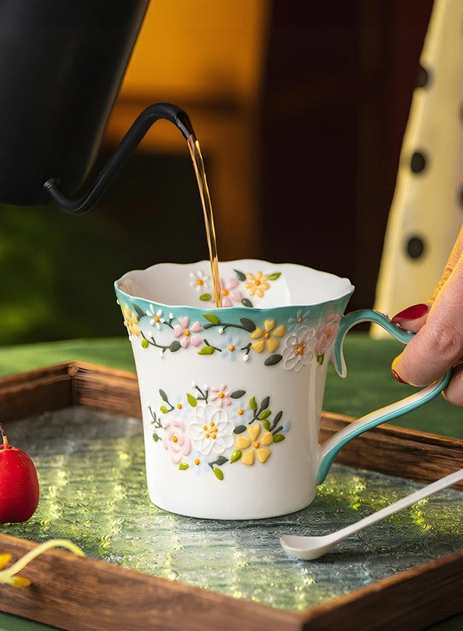 كوب قهوة سيراميك منقوش بالزهور من موكيدادي، سعة 12 أونصة - كوب مصنوع يدويًا بتصميم ريفي أنيق، بمقبض على شكل قلب باللونين الأزرق والأخضر وحافة مموجة، آمن للاستخدام في غسالة الصحون والميكروويف، هدية رومانسية لها - Image 5