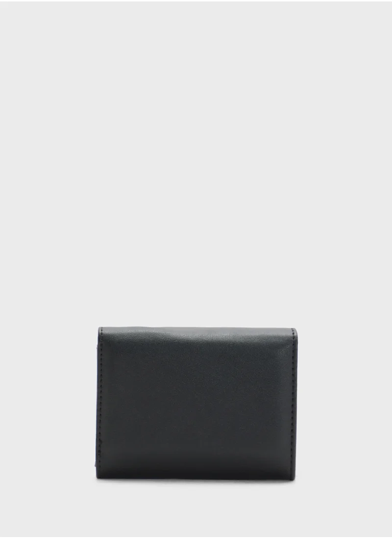 STEVE MADDEN Bharber Logo Wallet