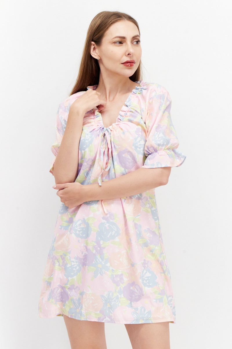 NA-KD فستان ميني مزخرف بالورود للنساء، مجموعة وردية - Image 1