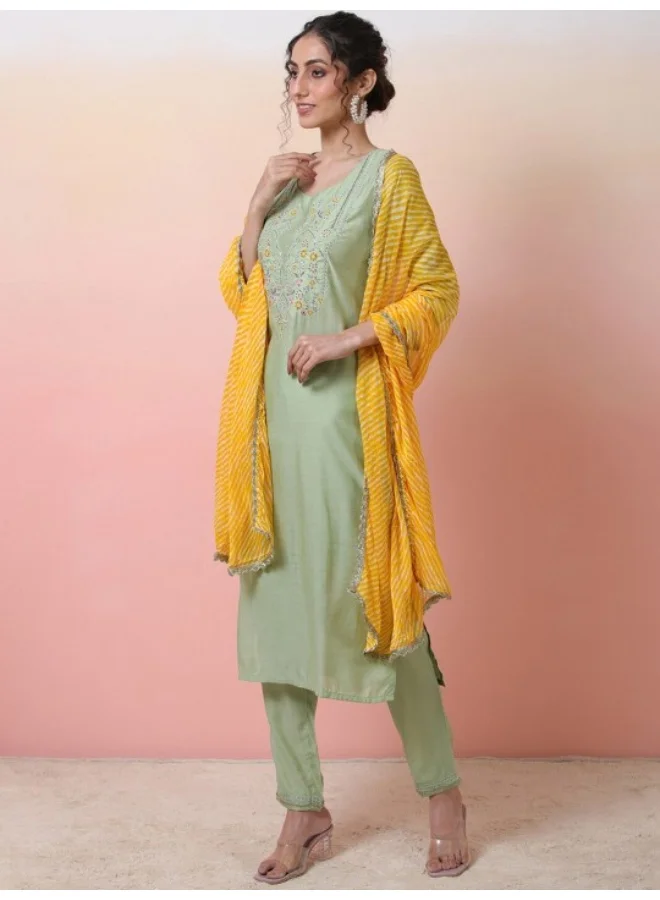 AKS Embroidered Regular Thread Work Chanderi Silk Kurta & Trousers With Dupatta