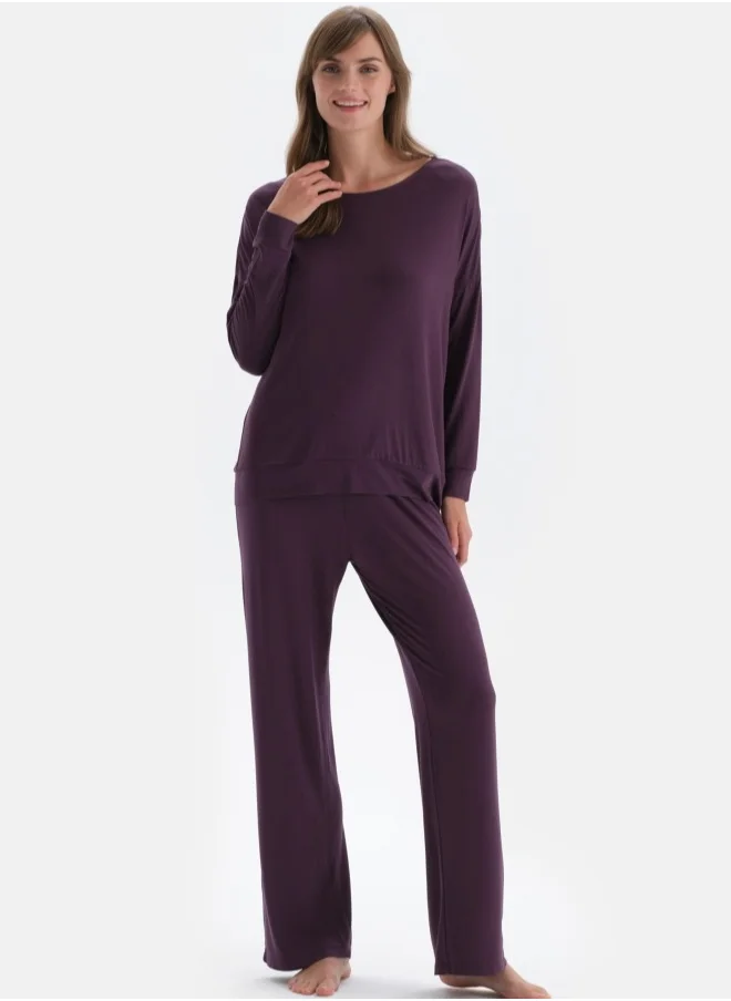 داجي T-shirt & Trousers Pajama Set Crew Neck Modal Mid Rise Sleepwear