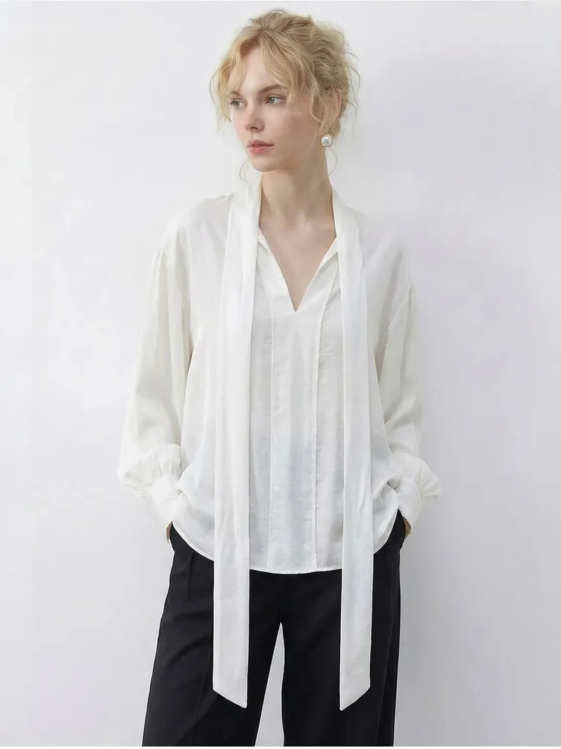 بيانكو لوتشي LUCCI Tie Detail Blouse
