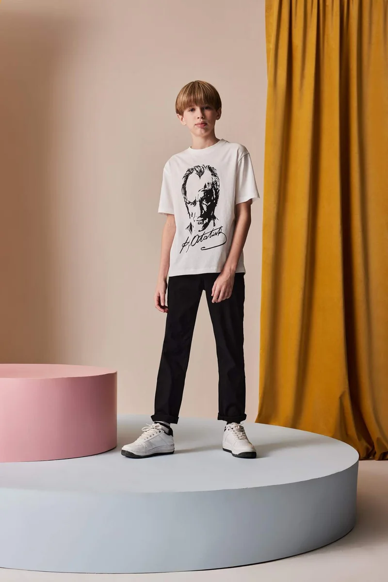 ديفاكتو Boy Straight Leg Gabardine Trousers