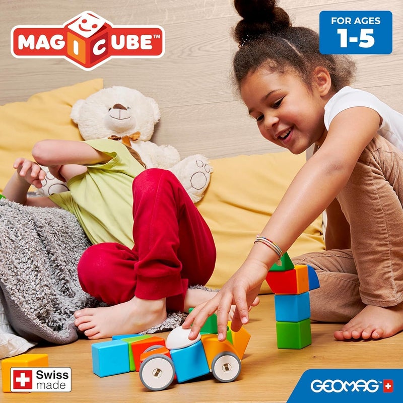 جيوماغ - Magicube 1+ أشكال - مكعبات مغناطيسية للأطفال - 4 ألوان وأشكال - 32 مكعبًا - بلاستيك معاد تدويره بنسبة 100% - Image 2