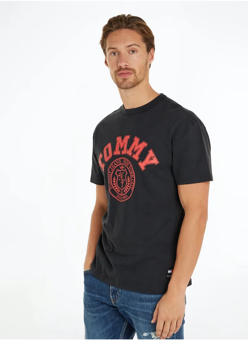 TOMMY JEANS Graphic Crew Neck T-Shirt