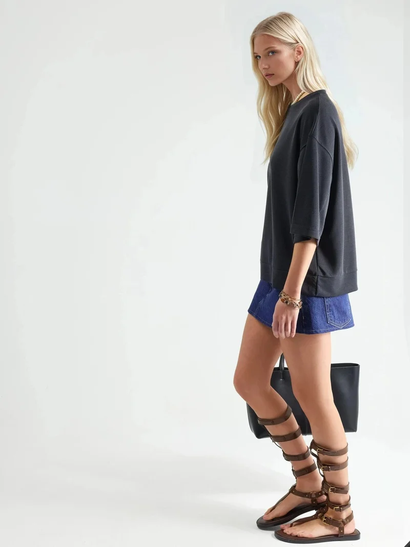 بوسيم BUSEM Oversized Ribbed Crop Blouse with Crew Neck