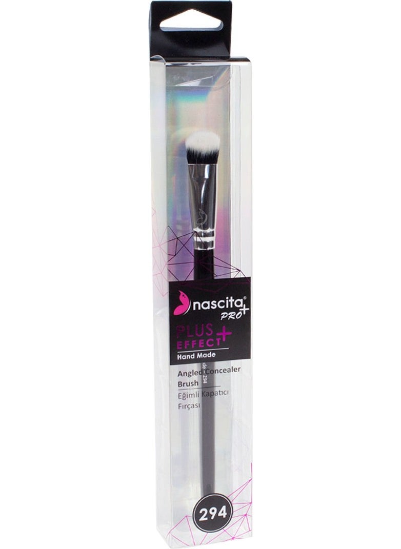 Nascita Pro Plus Curved Concealer Brush  - Image 2