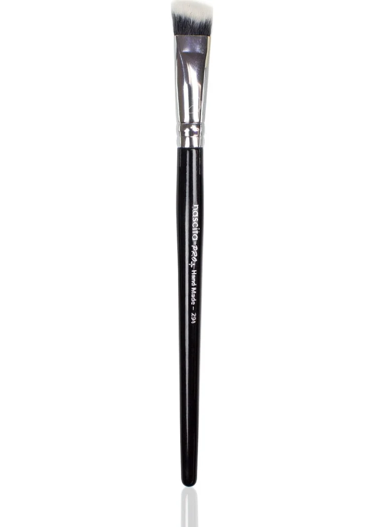 ناسكيتا Pro Plus Curved Concealer Brush