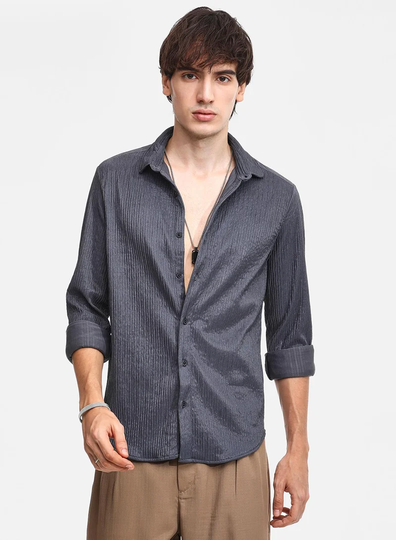 Campus Sutra Men's Powder Grey Solid Creased Shirt For Casual Wear | Spread Collar | Long Sleeve | Button Closure | Shirt Crafted With Comfort Fit For Everyday Wear
