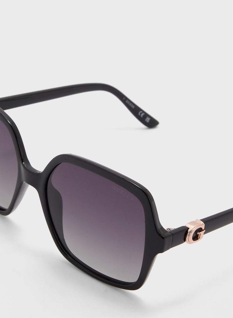 GUESS Oversized Sunglasses - Image 4